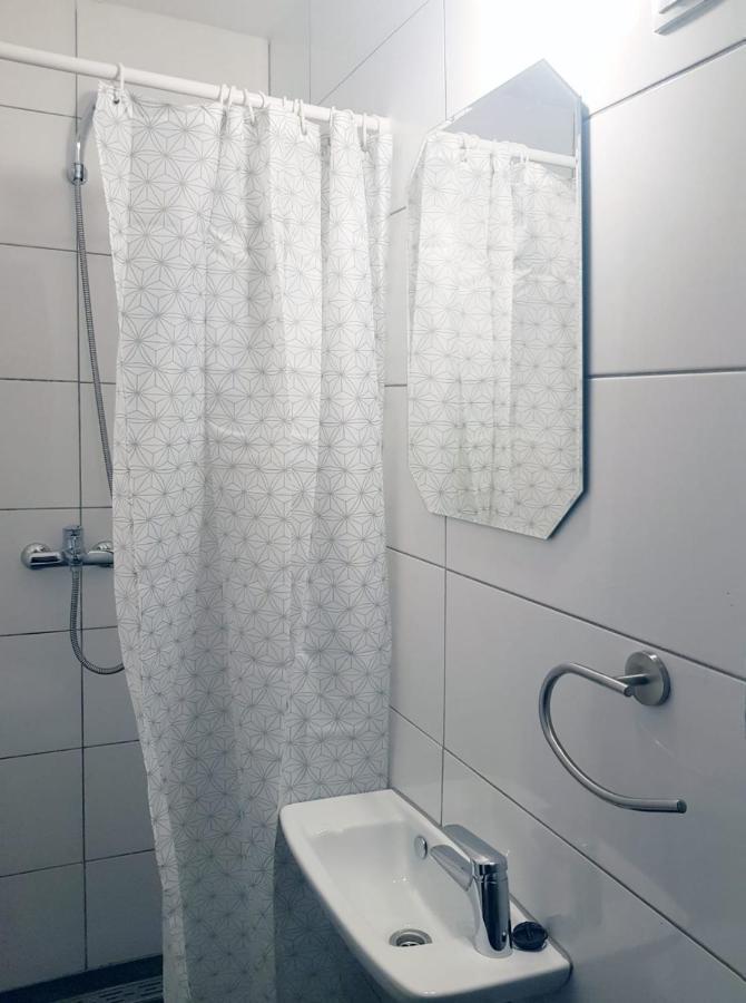 Sara Apartment โตรกีร์ ภายนอก รูปภาพ